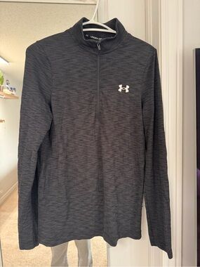 Under Armour Black Heathered Crewneck Performance Top